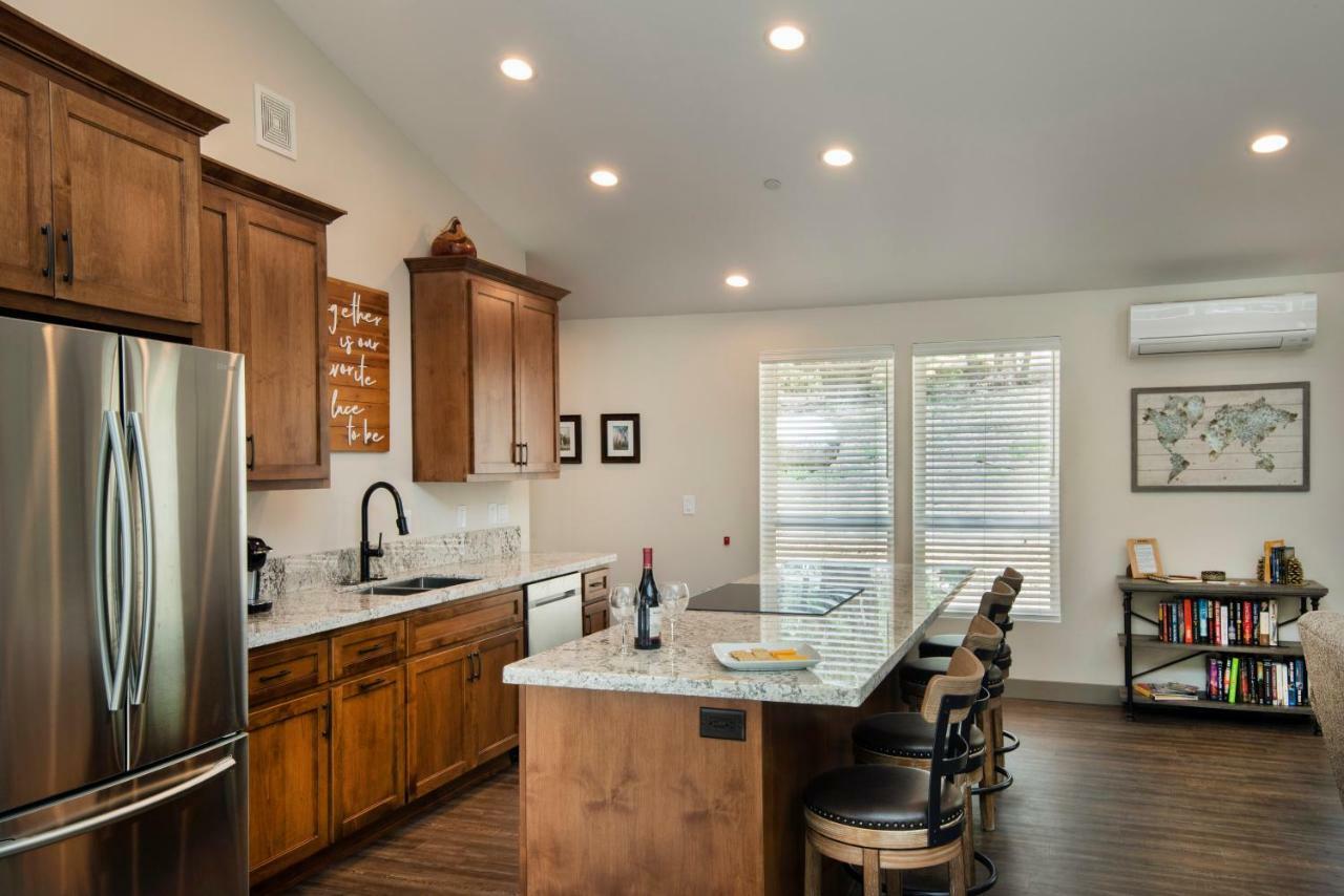 11r Spring Meadow Retreat Chalet Wawona